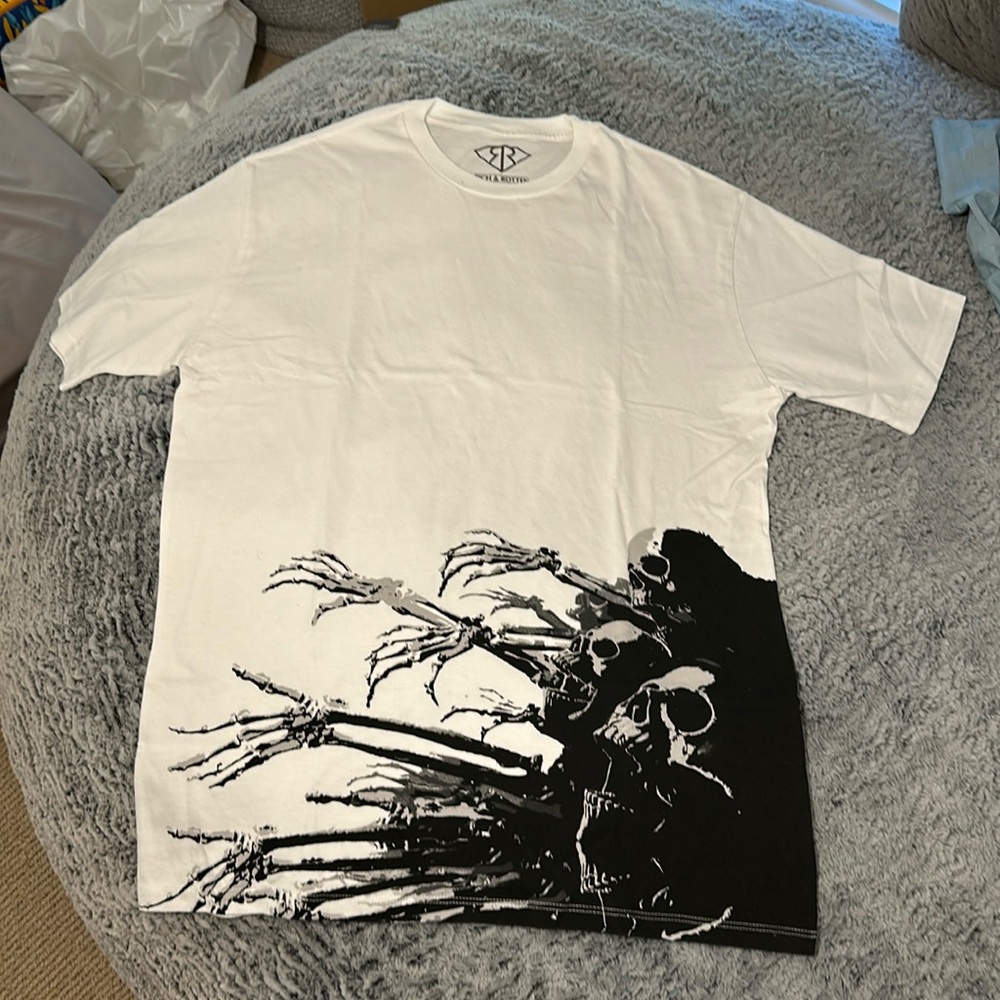 White graphic tee